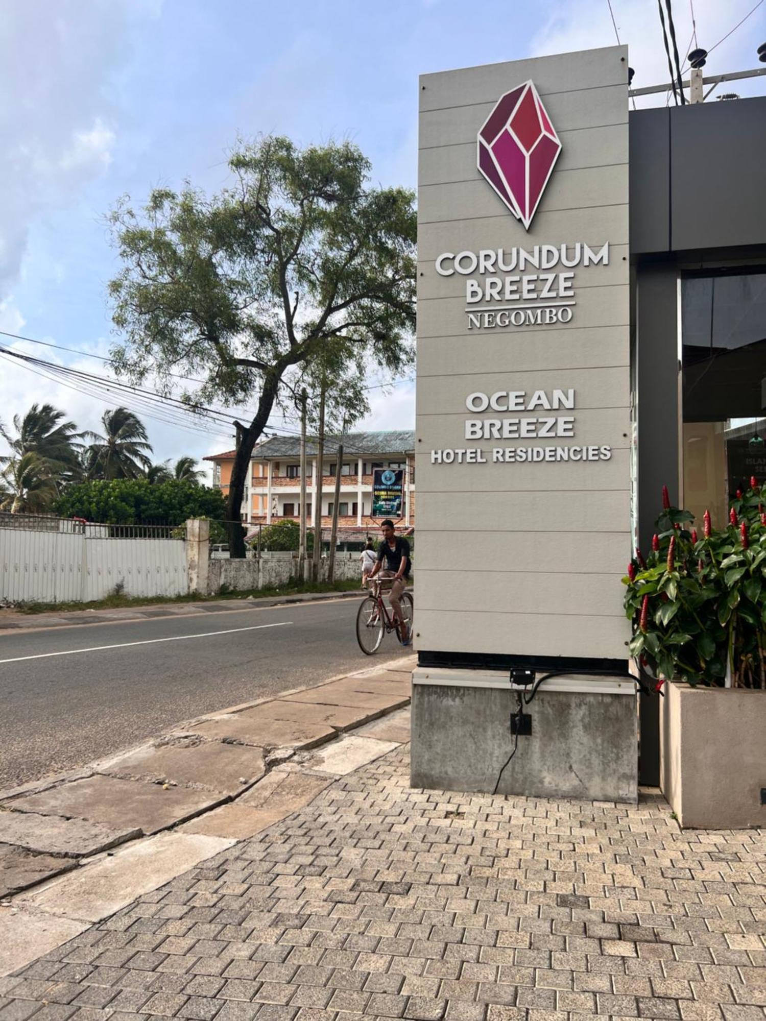 Ocean Breeze Negombo- Tidesend Luxury Beach Apartments Exteriér fotografie
