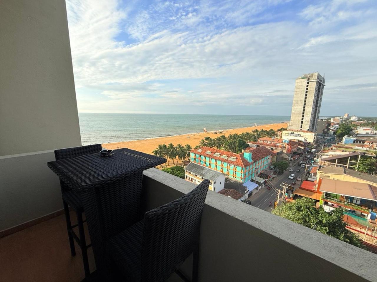 Ocean Breeze Negombo- Tidesend Luxury Beach Apartments Exteriér fotografie