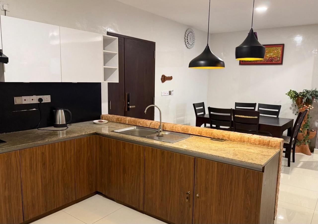 Ocean Breeze Negombo- Tidesend Luxury Beach Apartments Exteriér fotografie