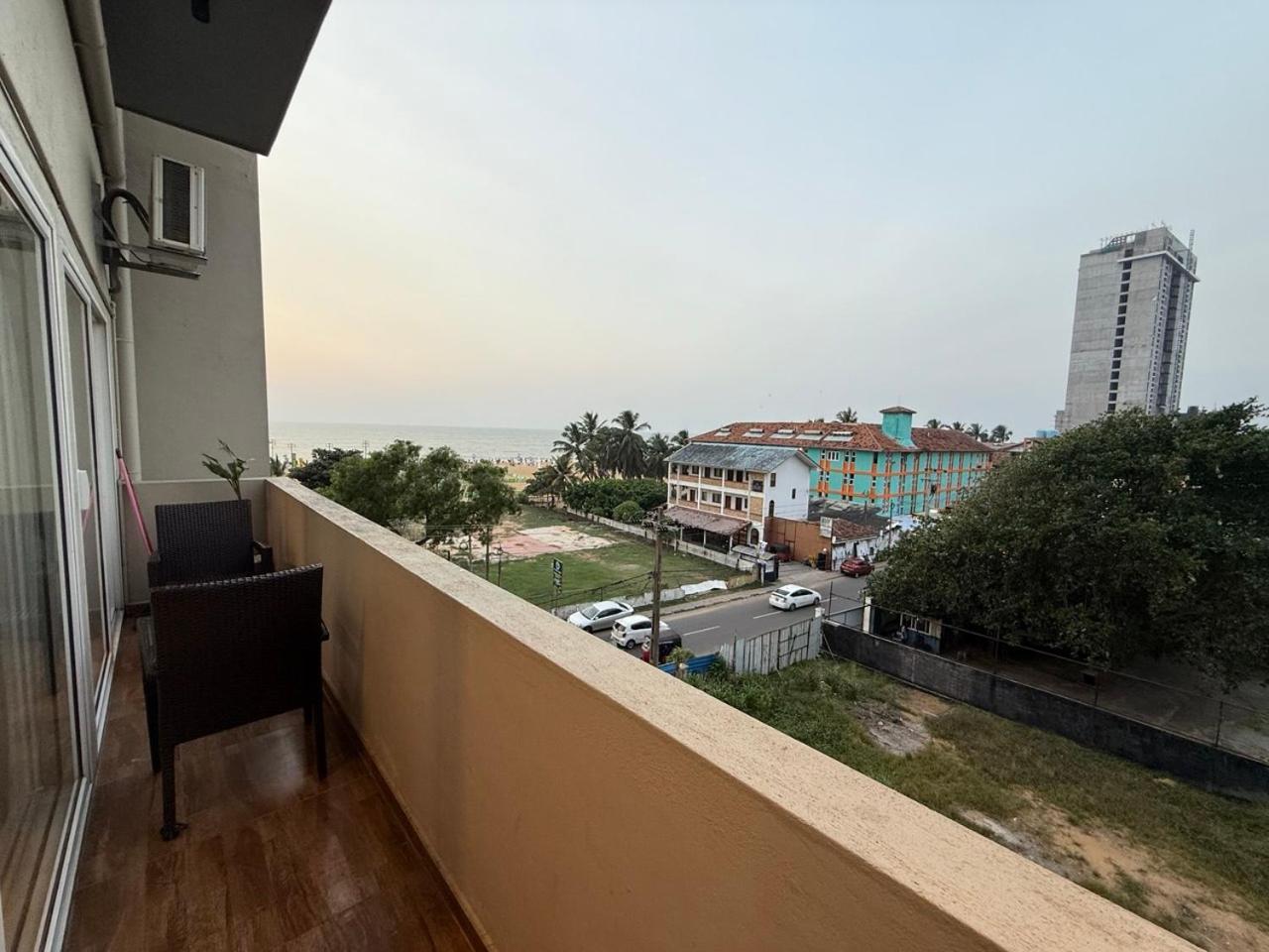 Ocean Breeze Negombo- Tidesend Luxury Beach Apartments Exteriér fotografie