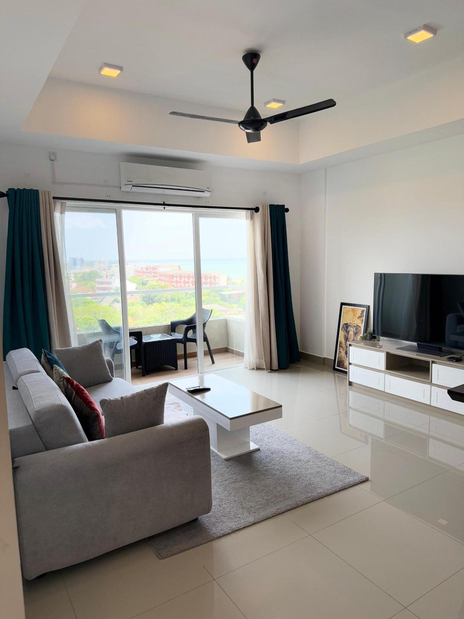 Ocean Breeze Negombo- Tidesend Luxury Beach Apartments Exteriér fotografie