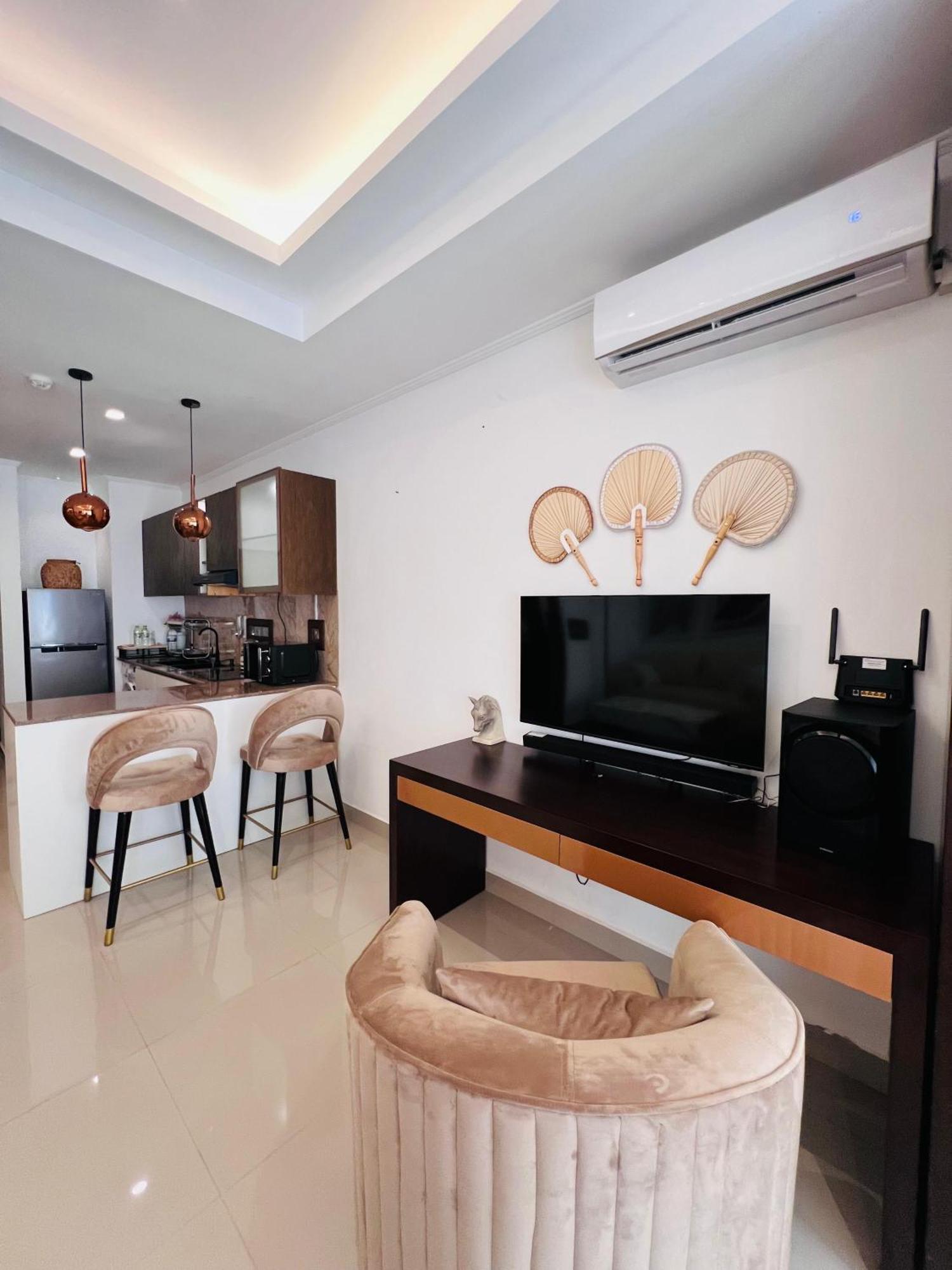 Ocean Breeze Negombo- Tidesend Luxury Beach Apartments Exteriér fotografie