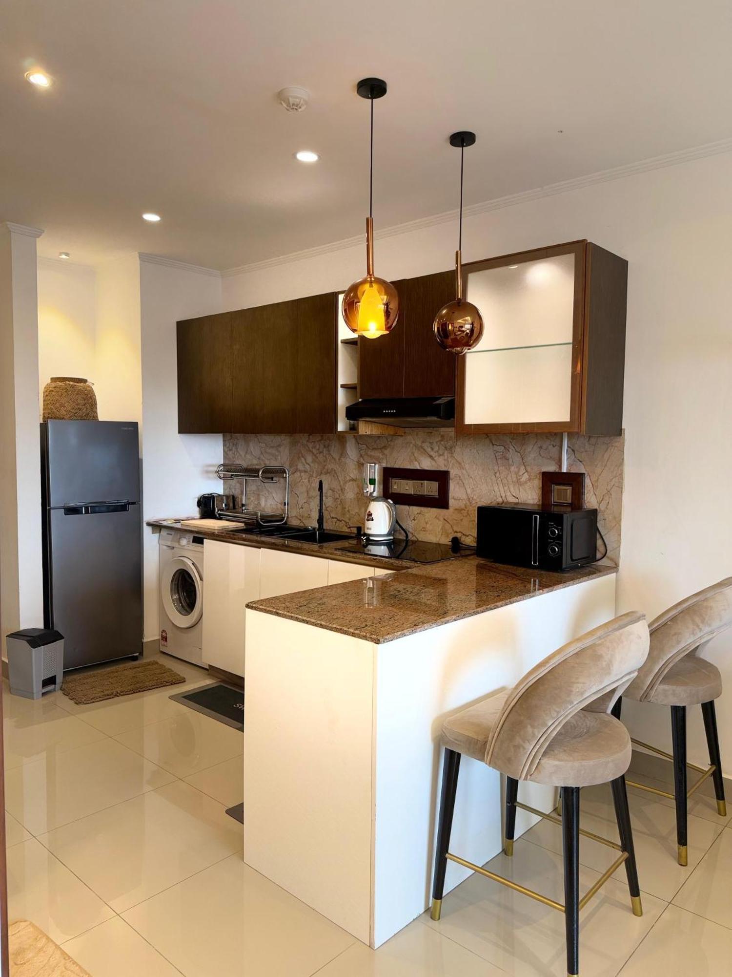 Ocean Breeze Negombo- Tidesend Luxury Beach Apartments Exteriér fotografie
